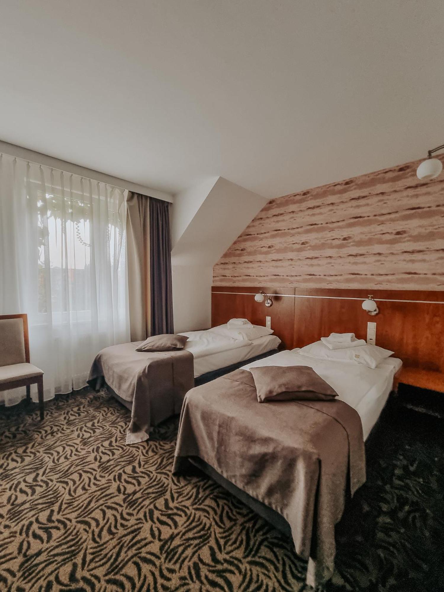 Hotel Azyl Kąty Wrocławskie Extérieur photo